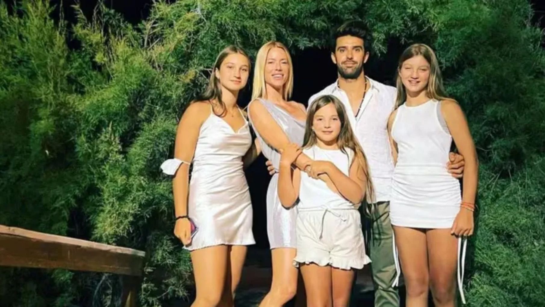 Nicole Neumann presentó a su hijo Cruz en sociedad: la primera foto del bebé